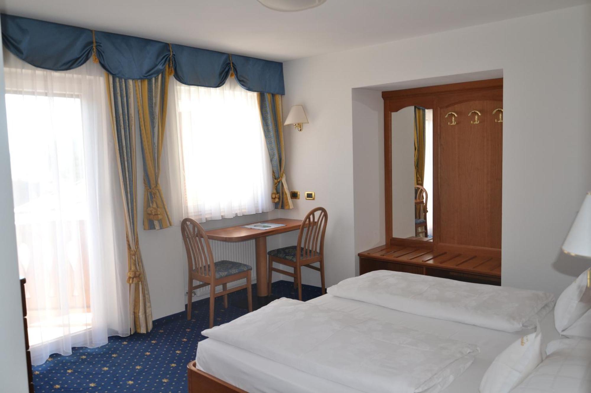 Hotel Scoiattolo Selva di Val Gardena Zewnętrze zdjęcie
