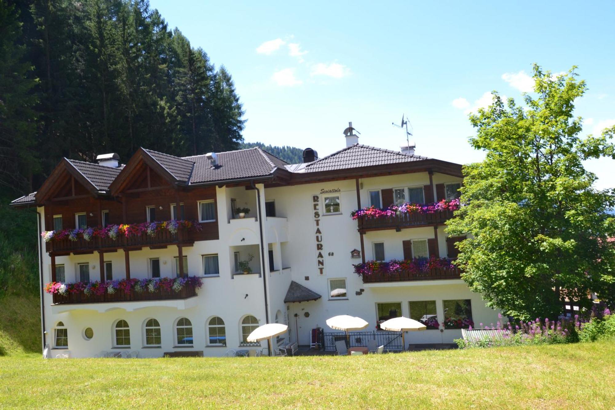 Hotel Scoiattolo Selva di Val Gardena Zewnętrze zdjęcie