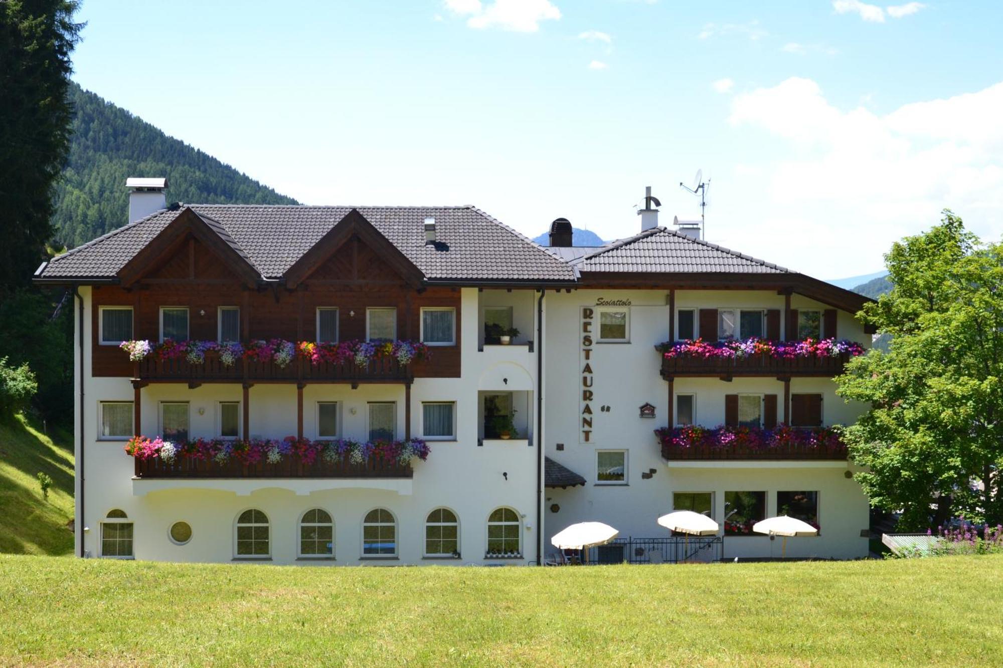Hotel Scoiattolo Selva di Val Gardena Zewnętrze zdjęcie