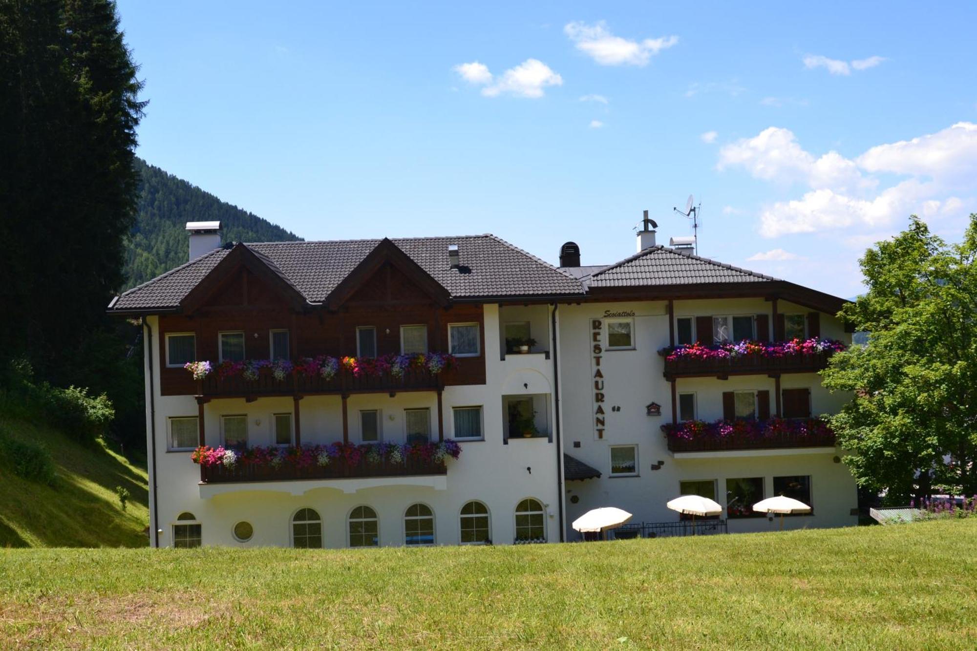 Hotel Scoiattolo Selva di Val Gardena Zewnętrze zdjęcie
