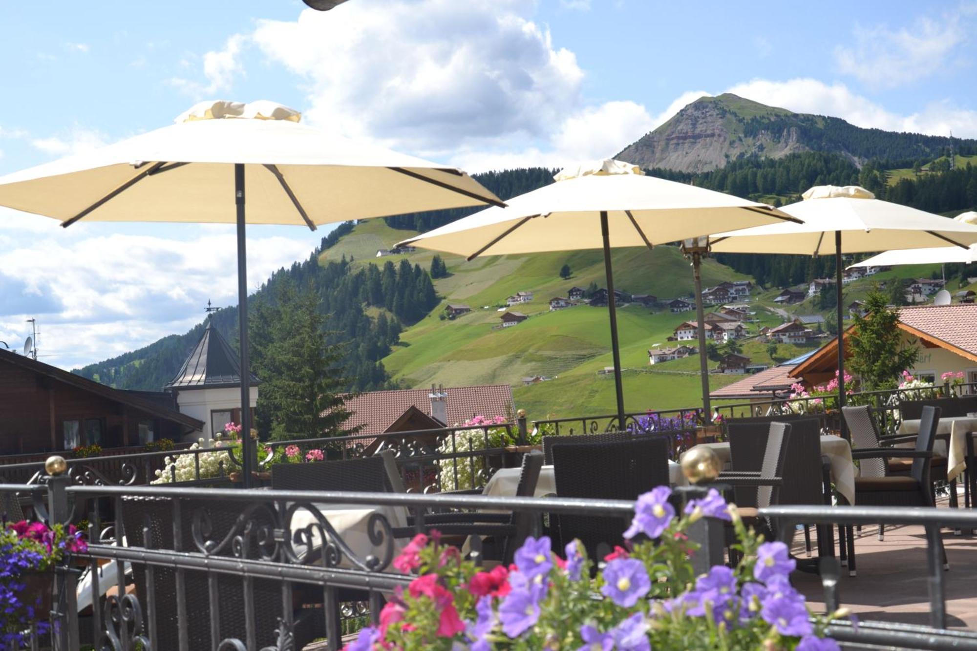Hotel Scoiattolo Selva di Val Gardena Zewnętrze zdjęcie