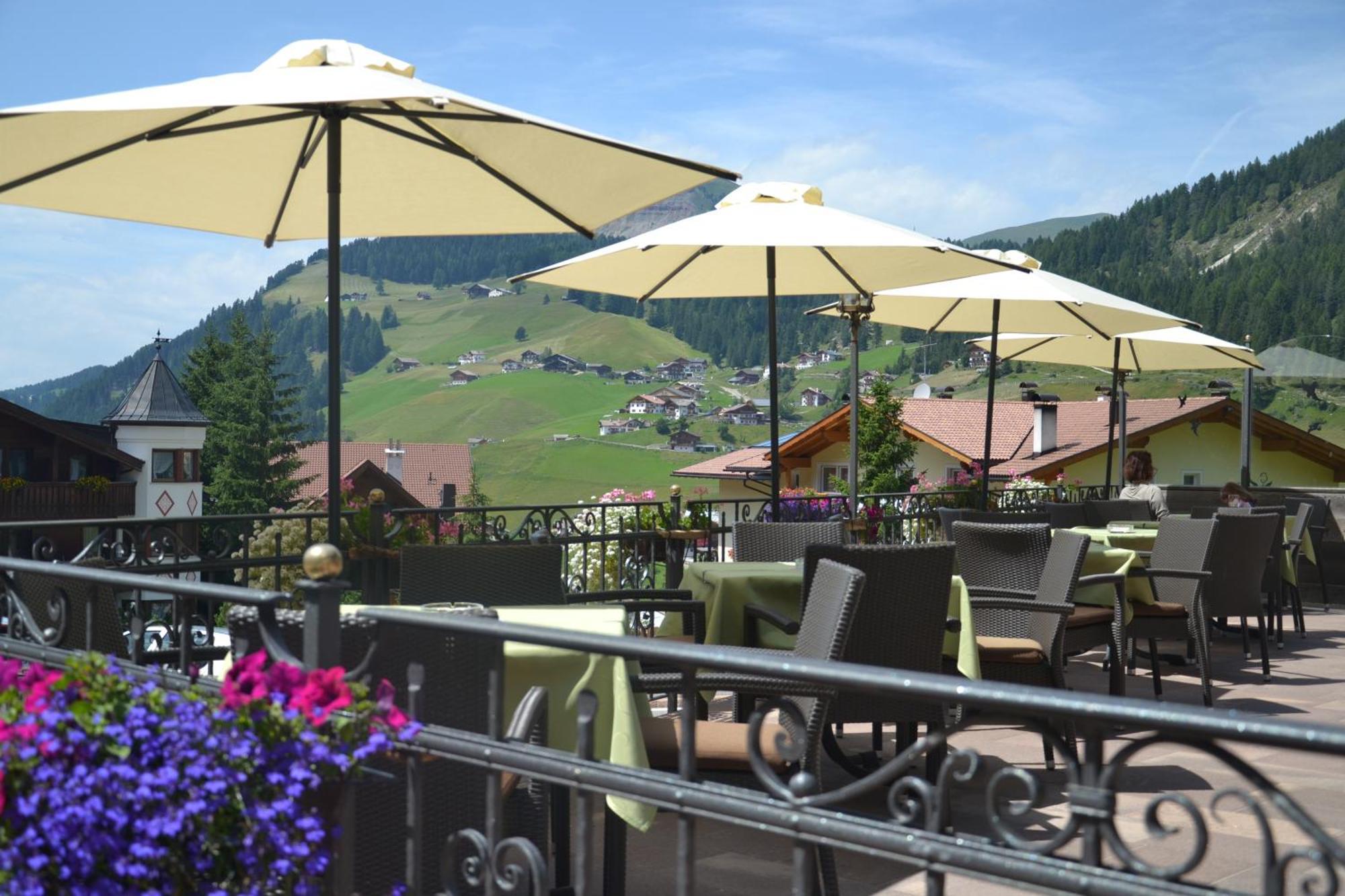 Hotel Scoiattolo Selva di Val Gardena Zewnętrze zdjęcie