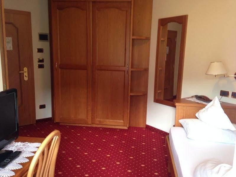 Hotel Scoiattolo Selva di Val Gardena Zewnętrze zdjęcie